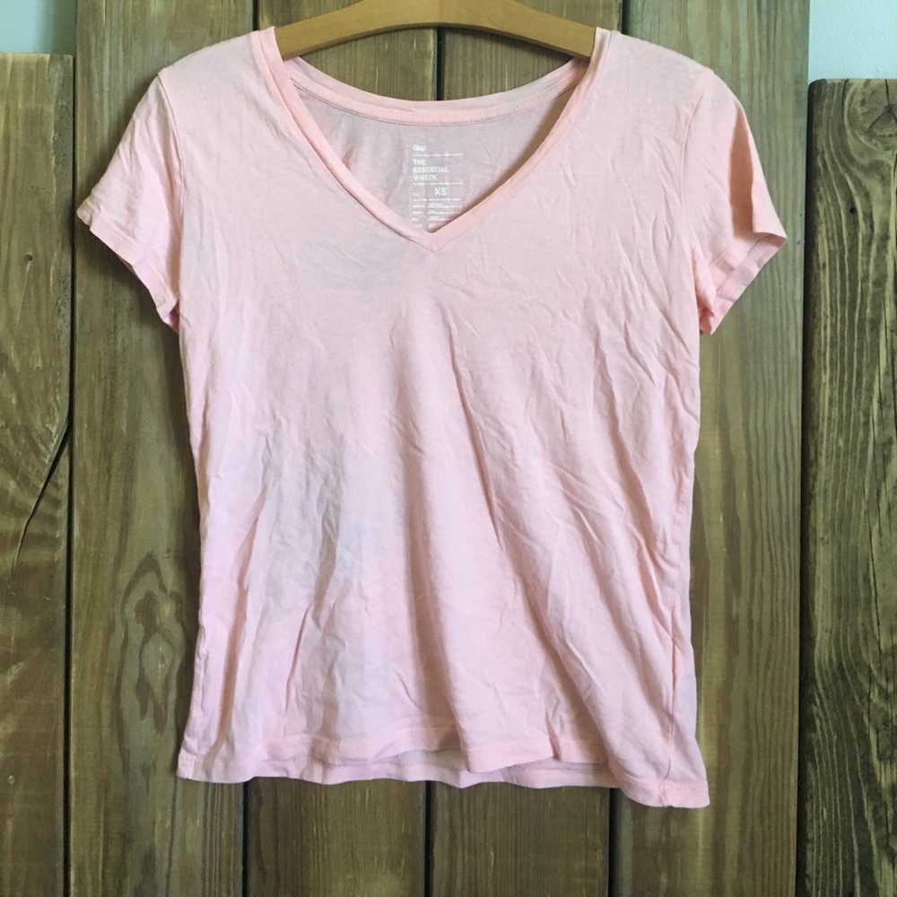 Gap light pink v-neck tee
