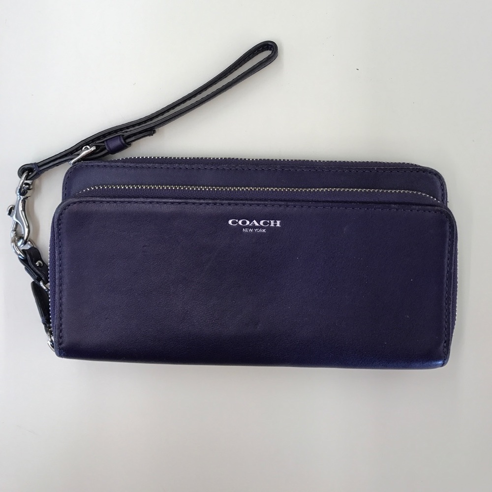 Coach Wallet/Wristlet Eggplant color.