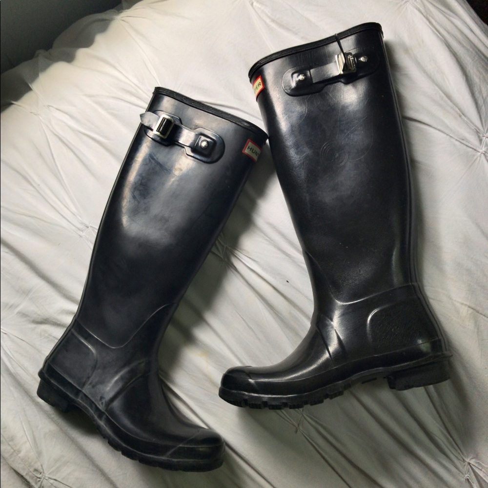 Matte black tall Hunter rain boots