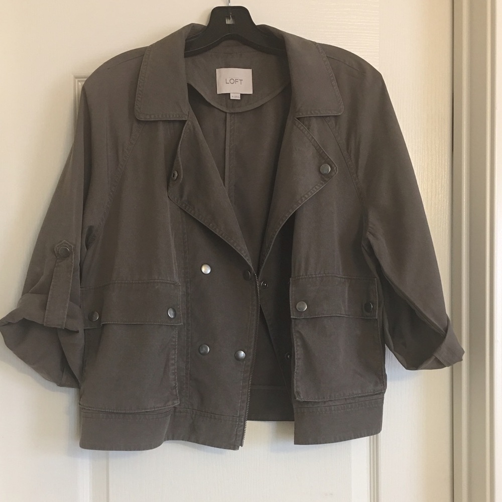 ✨PRICE DROP✨LOFT Olive Green Moto Cropped Jacket