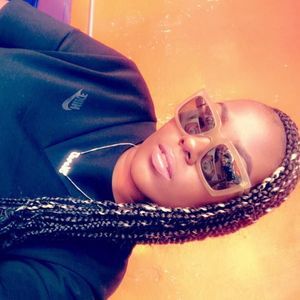 Meet your Posher, Nora