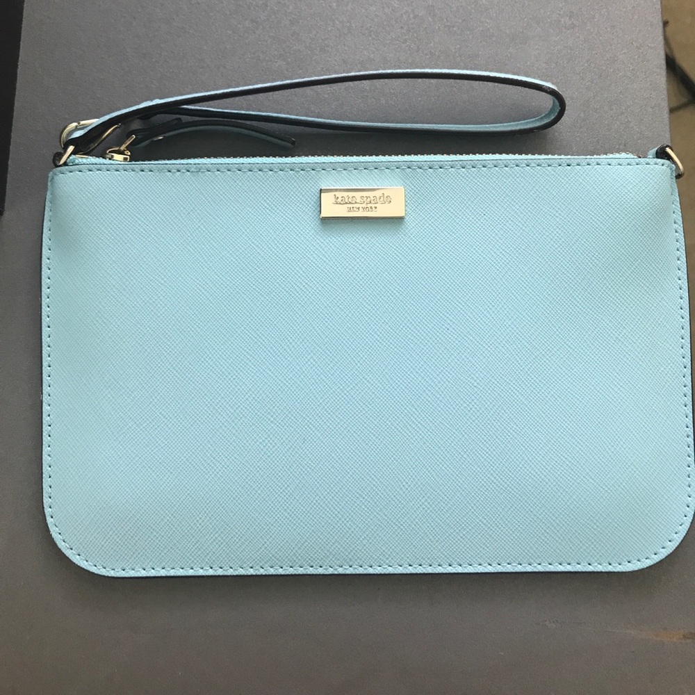 Medium sized Kate Spade wristlet. Never used!