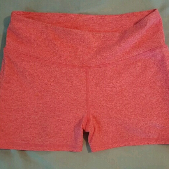 Fabletics 'Dili Short' Pink athletic shorts XS - Picture 2 of 2