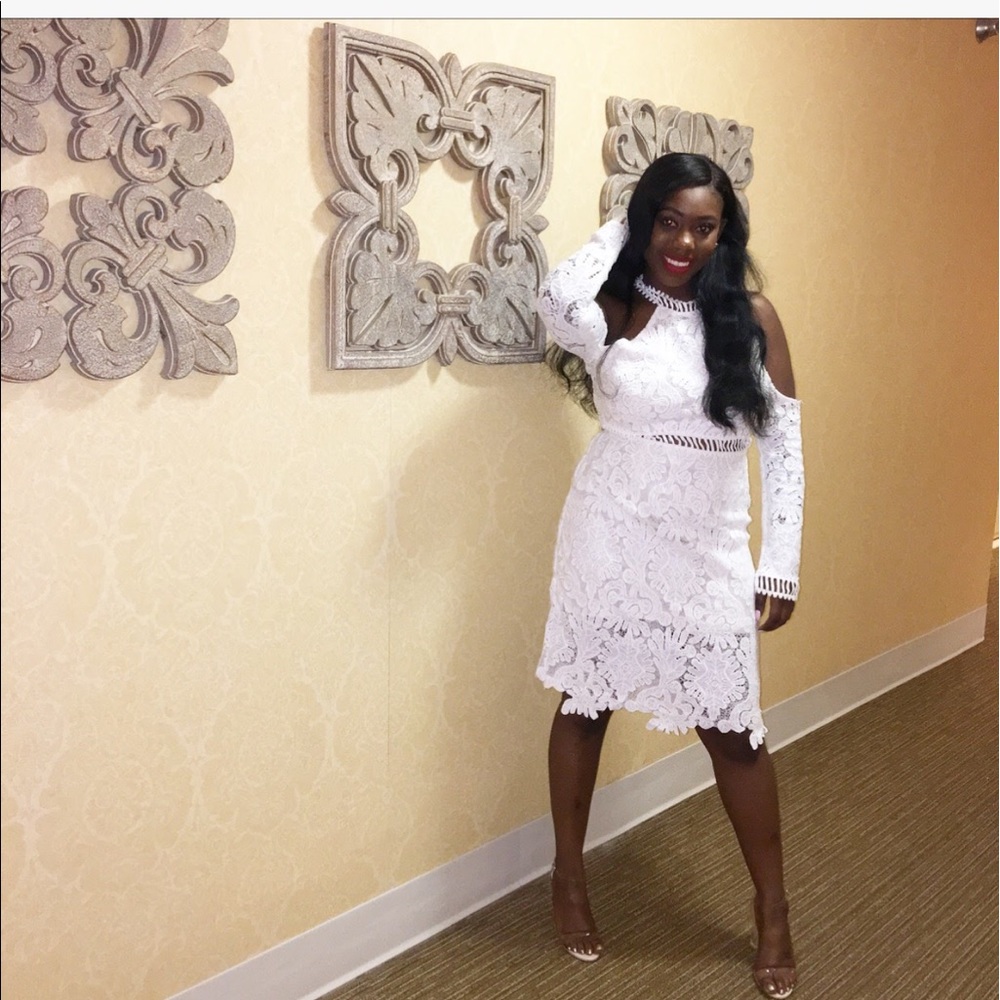 White dress ! Worn only once so beautiful ❤️