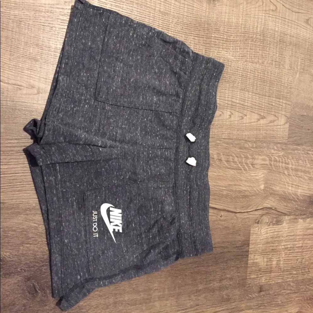 Nike shorts with pockets