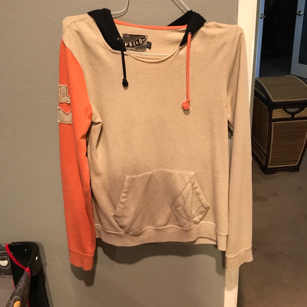 LARGE VOLCOM HOODIE