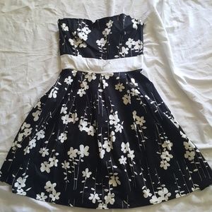 Strapless A-line floral dress