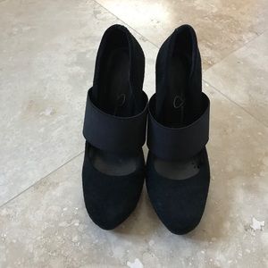 Jessica Simpson black almond toe pump