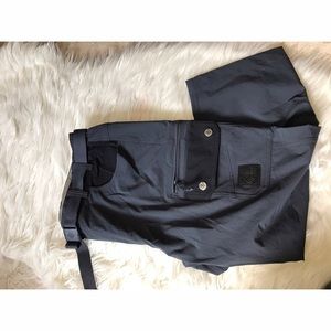 *Columbia* water resistant gray capris with belt