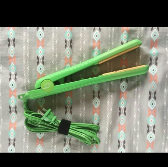 Accessories - Hair straightener