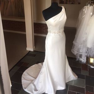 Mon Cheri Wedding Dress