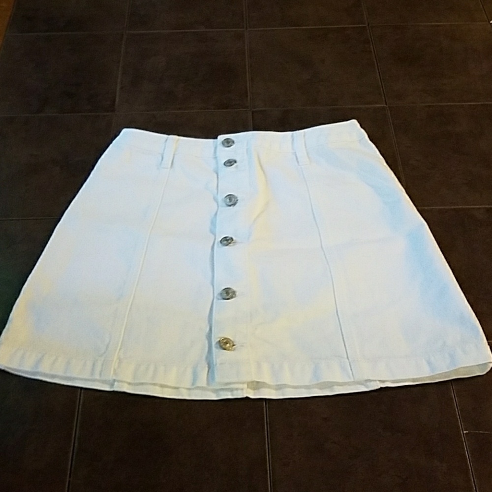 Abercrombie & Fitch White skirt NWOT