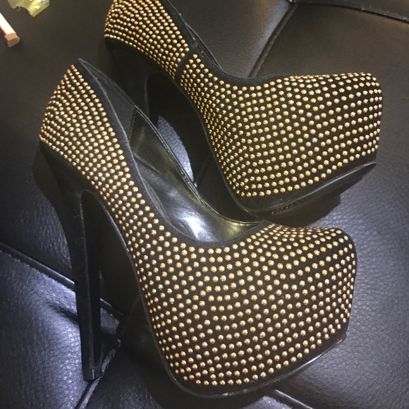 Heels - Picture 3 of 4