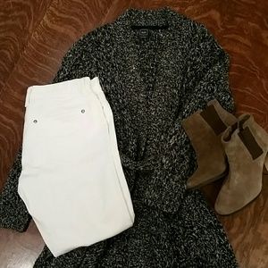 *Final Price*  GAP white crop jeans