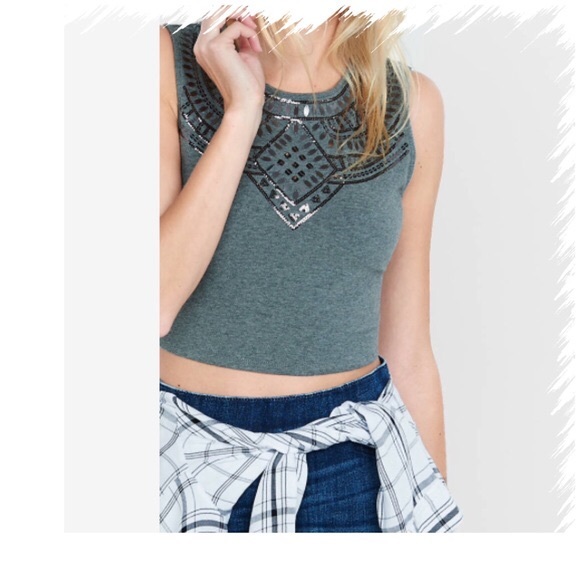 Beautiful sequined crop top - Picture 1 of 3