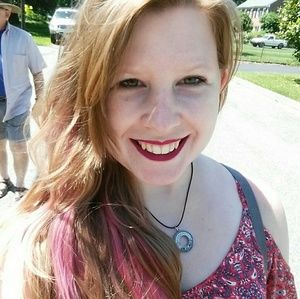 Meet your Posher, Lauren