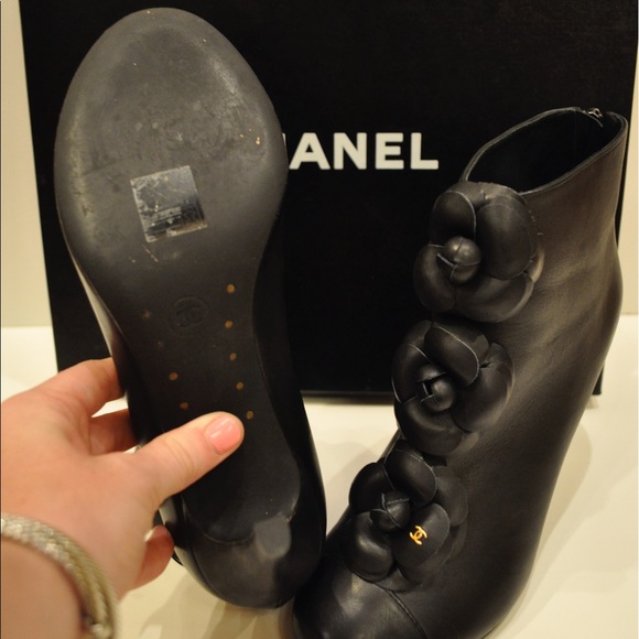 100% Authentic CHANEL Flower Heels - Picture 6 of 8
