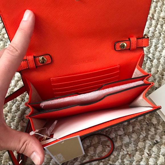 Michael Kors Jet Set Leather Crossbody Bag - Picture 2 of 2