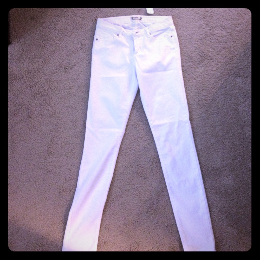 White skinny jeans