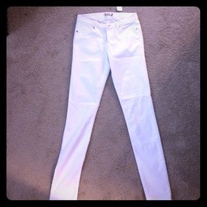 White skinny jeans
