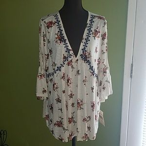 1x Gorgeous summer boutique Blouse, floral