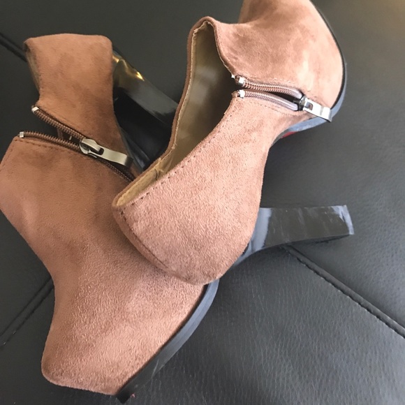 Ankle boots - Picture 2 of 3