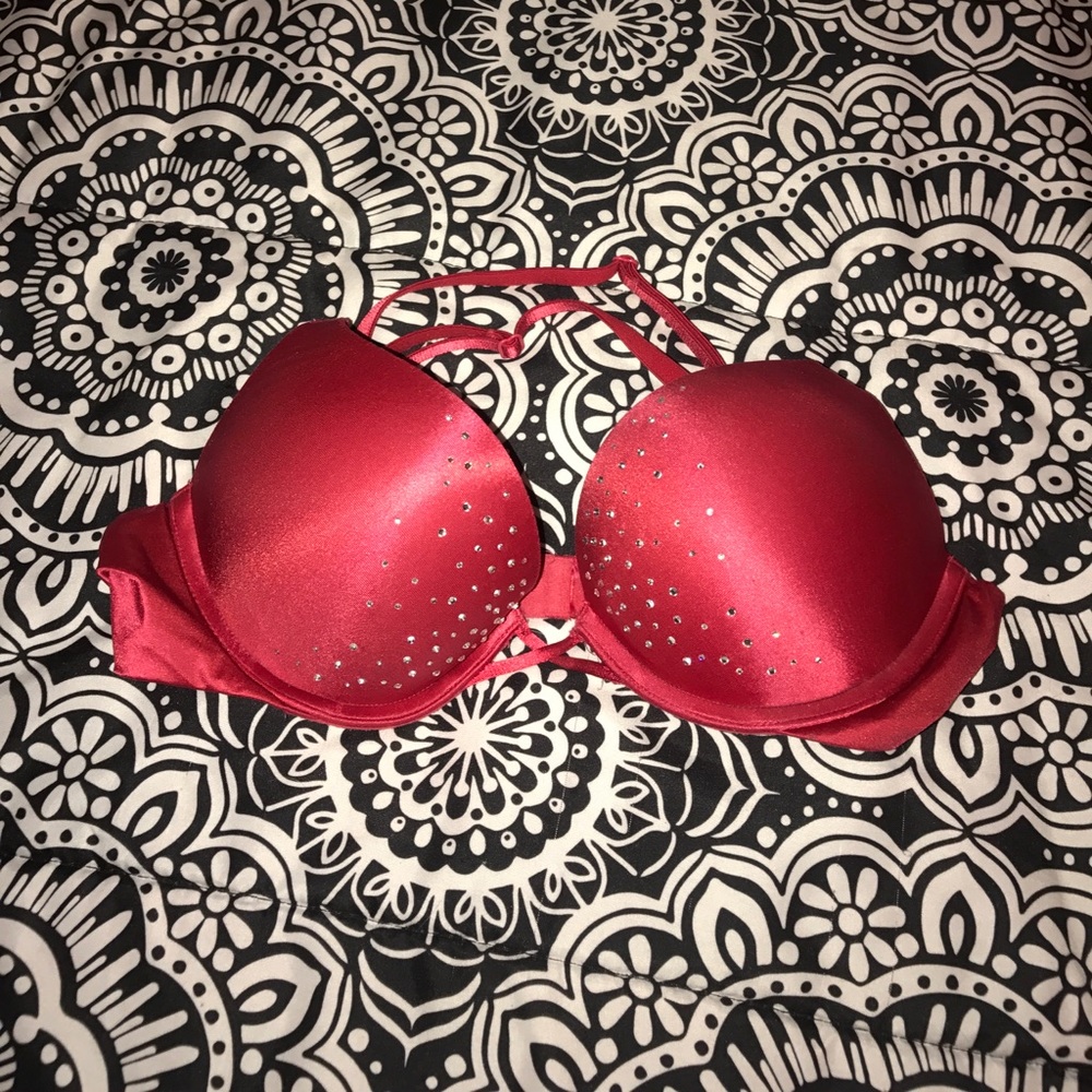 Victoria's Secret bombshell bra