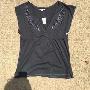 Embroidered v neck shirt