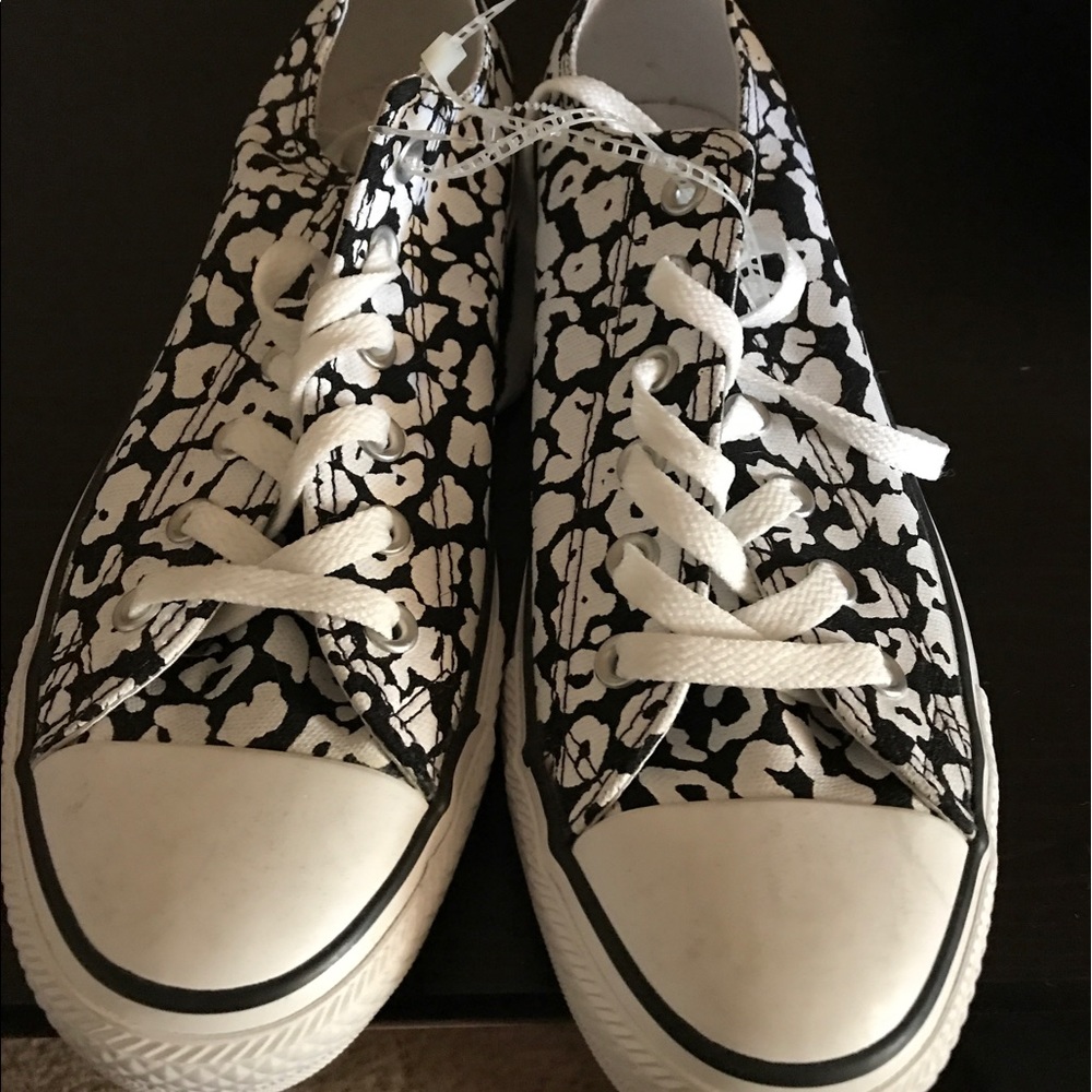 BRAND NEW leopard print CHUCKS NWOT