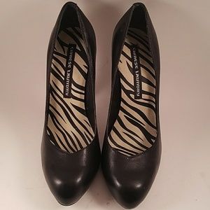 Chinese Laundry Pumps