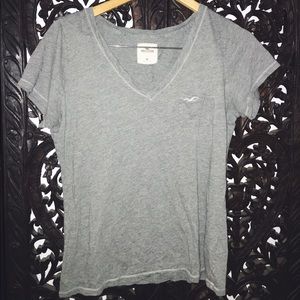 Gray hollister tee