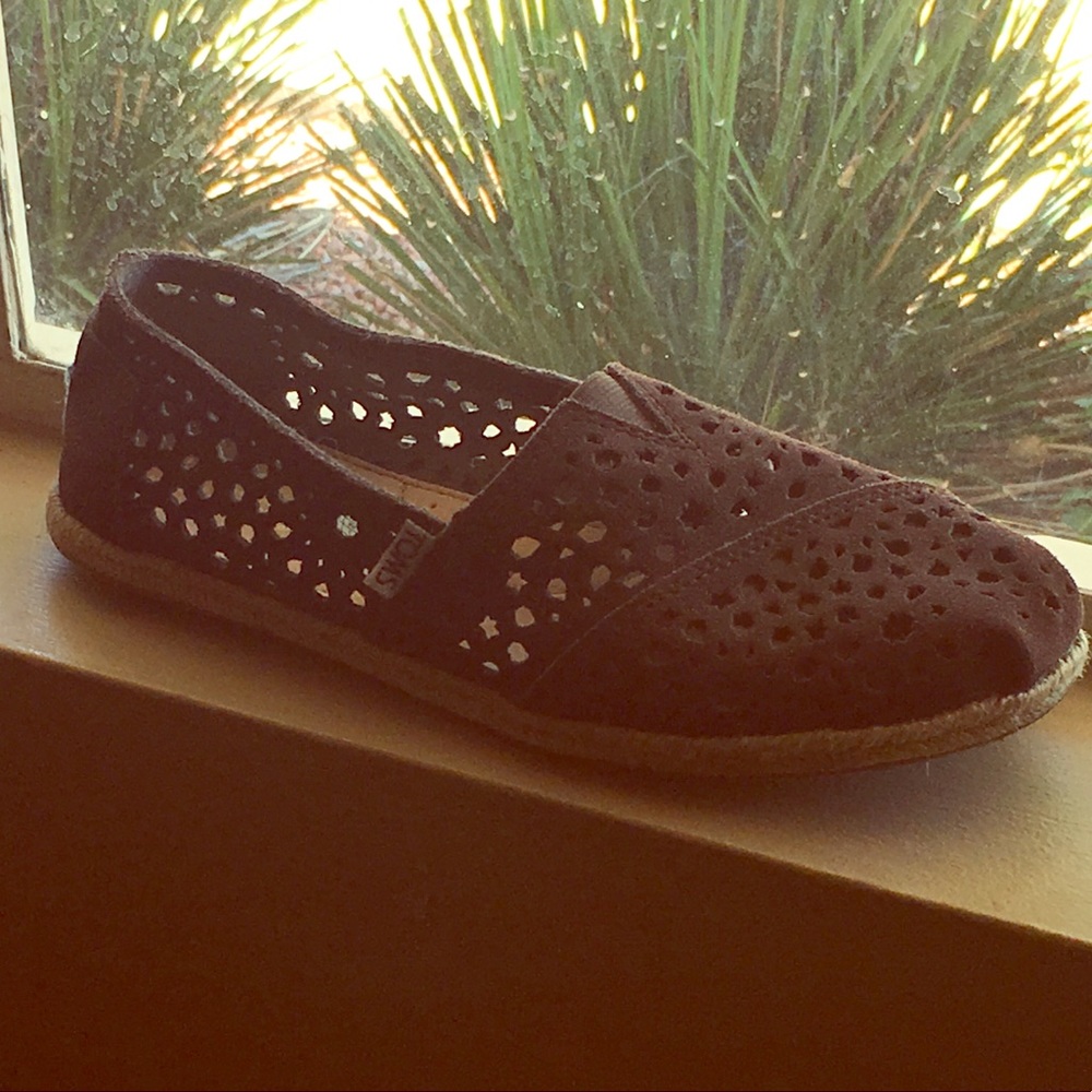 TOMS Women's  brown suede eyelet slip ons size 9