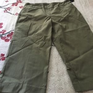 Capri pants price drop😋👍