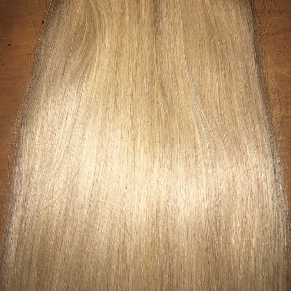 Blonde luxuria locks extensions