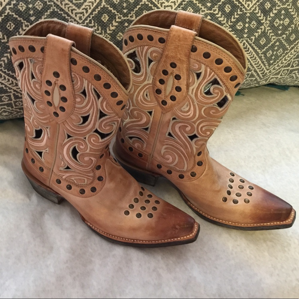 ARIAT PALOMA WESTERN SHORTY BOOT. Size 7b.