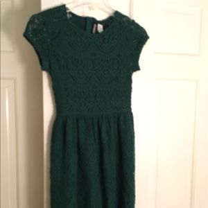 Green lace party dress