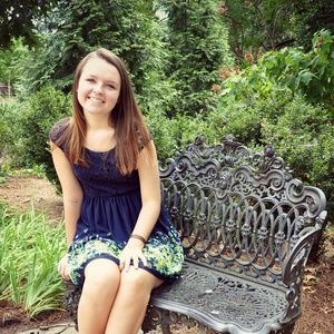 Meet your Posher, Caitlin