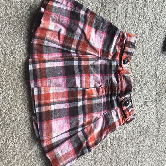 Skirts - Picture 1 of 2