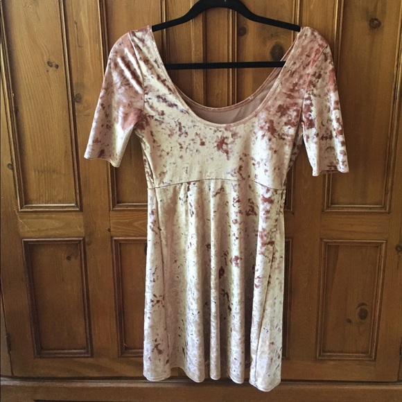 Pink velvet urban outfitters dress - Picture 3 of 3