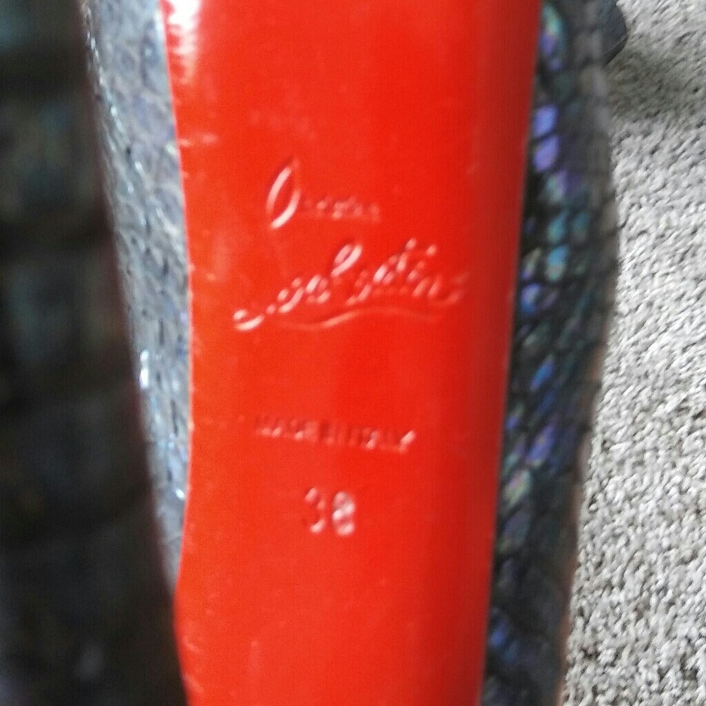 Authentic Python Louboutin peep toe pump - Picture 3 of 4