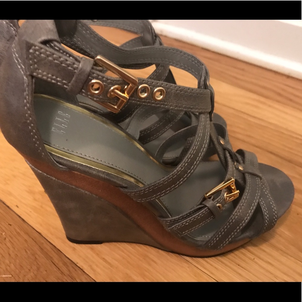 Elle sandals