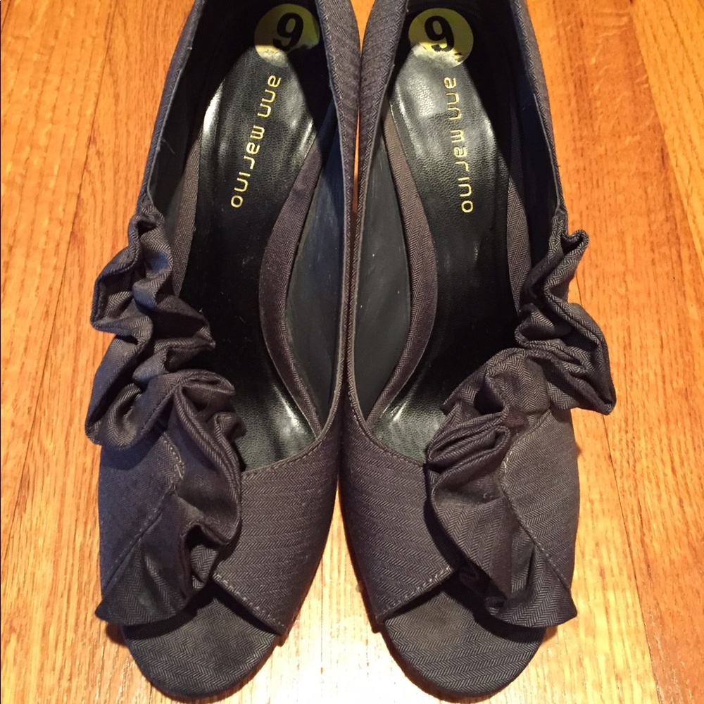 Ann Marino Blue ruffle fabric heels