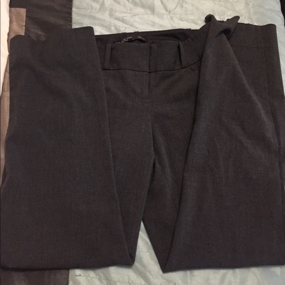 The Limited size 2p Drew fit pants.