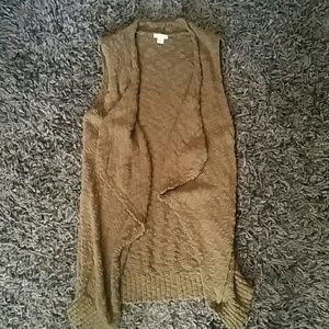 Sleeveless sweater shrug