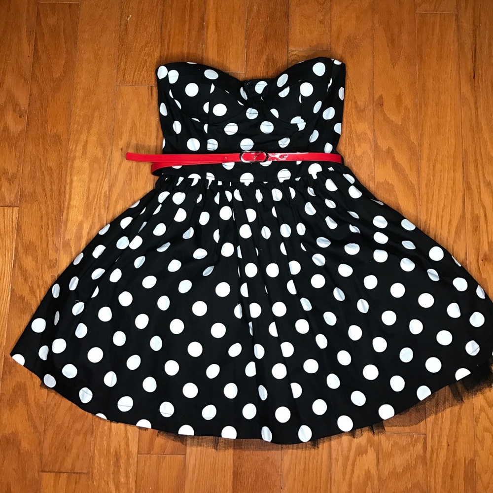 ✨SALE✨ Polka dot short dress