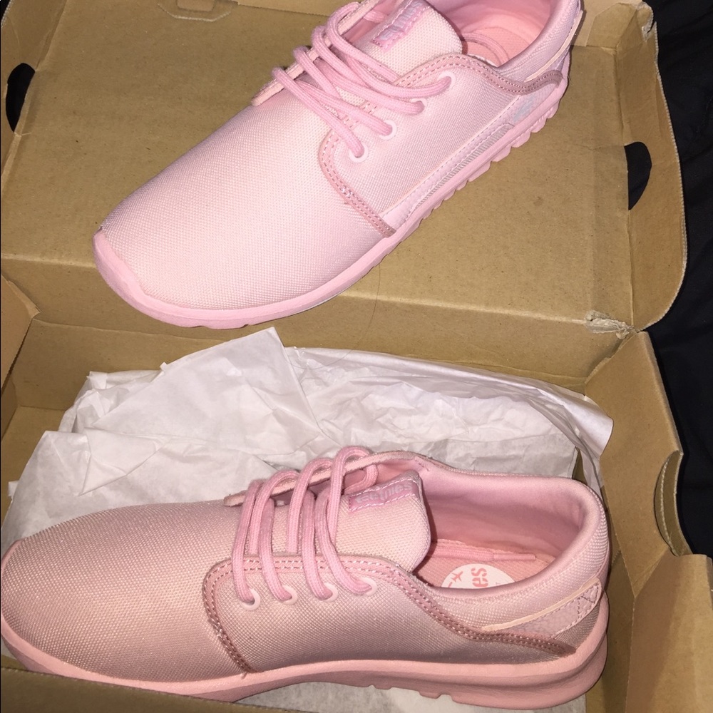 Etnies Shoes