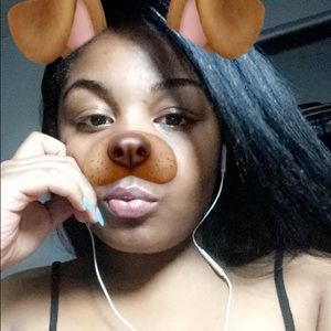 Meet your Posher, Selena