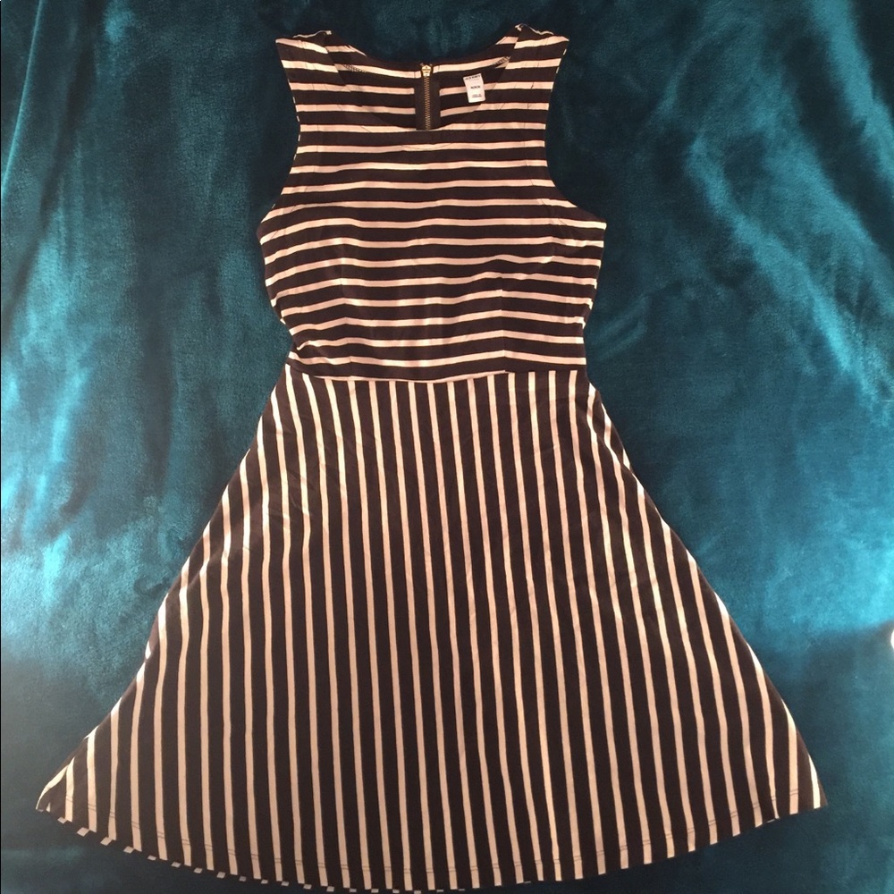 Old Navy Black Khaki Striped Fit and Flare Dress