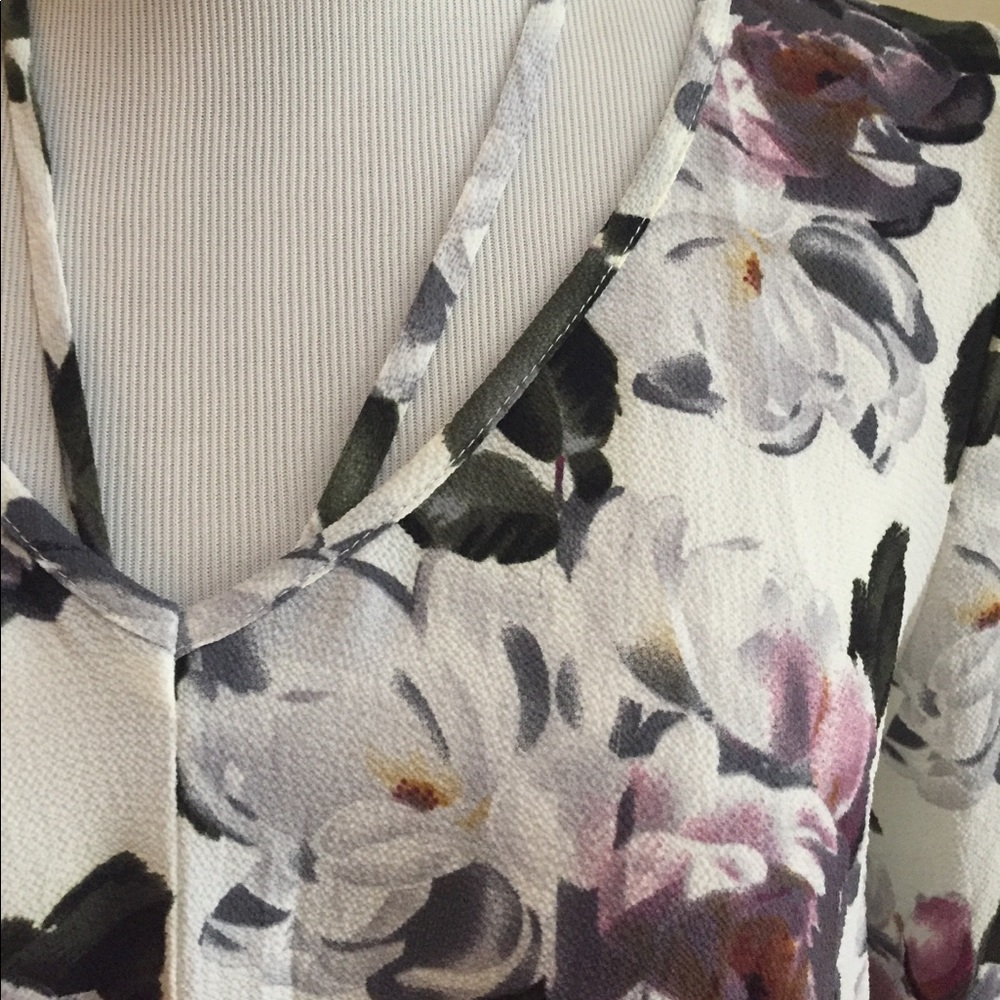 Floral Top - Picture 3 of 7
