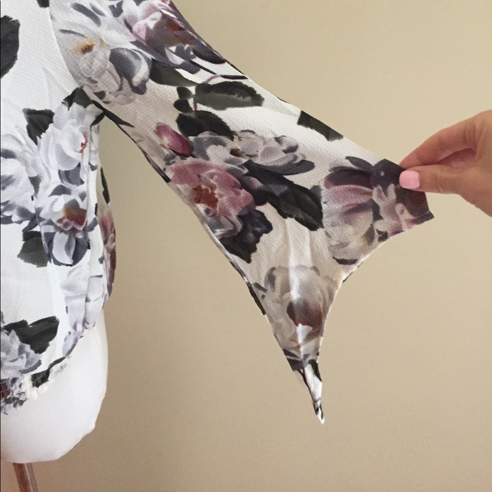 Floral Top - Picture 4 of 7
